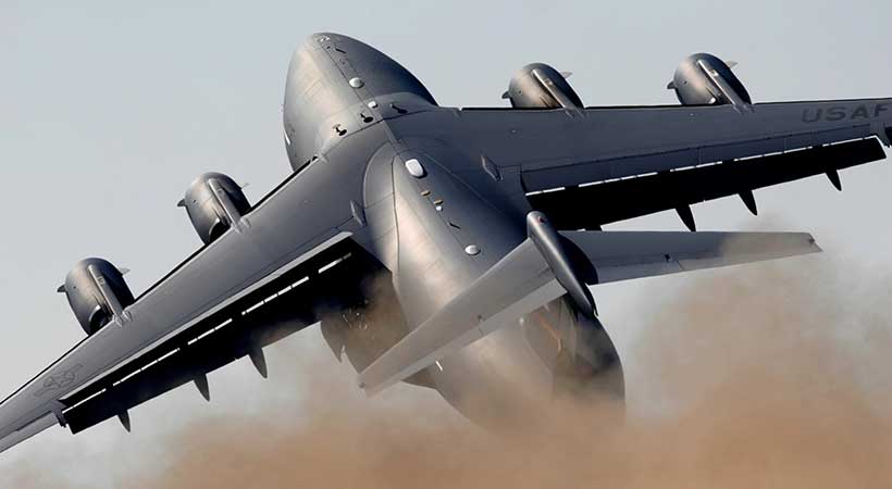 C-17-combat-take-off-dust-820x450